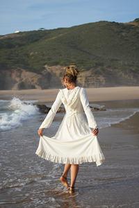 Vestido Boho para Ceremonia, Vestido de Algodón con Encaje, Estilo Fluido y Asimétrico, Ligero, para Playa, Festival, Verano - Product Image 2