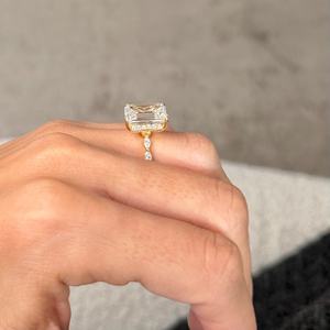 Boucles d'oreilles pour femmes avec diamants de laboratoire taille émeraude de 6,50 carats |   Bijoux de fiançailles solitaires de luxe |   Plaqué or 18 carats certifié IGI - Product Image 6