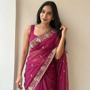 Sari en Georgette Pure Star Premium avec broderie de sequins C-Pallu et bordure ajourée, avec chemisier, prix de gros par Royal Export - Product Image 3