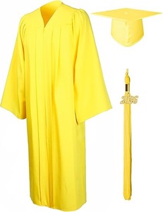 Conjunto de toga, birrete y borla mate para graduación 2026 para escuelas secundarias y licenciaturas. Instrucciones de cuidado: Lavado a máquina, solo limpieza en seco. - Product Image 1