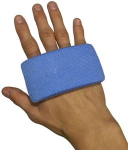 Protège-poignets de boxe en néoprène légers et durables – Équipement de soutien de la marque BOXING FORGE avec logo et couleur personnalisés - Product Image 2