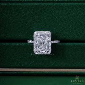 Anillo de Compromiso con Diamante de Laboratorio de Corte Radiante Elegante de 4.07CT, Banda Pavé, Halo Oculto, Anillo de Boda Solitario para Mujer, Estilo Lujoso - Product Image 2