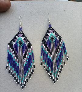 Pendientes de Cuentas de Vidrio Dinámicas para Combinar con Atuendos Atrevidos, que Brindan un Impacto Visual Vibrante y una Belleza Artesanal Distintiva - Product Image 5