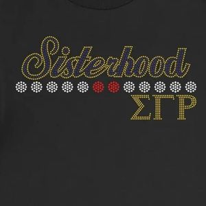 เสื้อยืดแขนสั้นคอกลมลายกรีก Black Gold Sigma Gamma Rho Sisterhood ประดับมุก 10 เม็ด ทับทิม 2 เม็ด แฟชั่นลำลองสำหรับพี่น้องสมาคม - Product Image 6