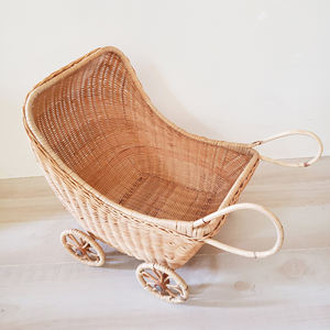 Cochecito de muñecas de ratán a precio económico, juguete de juego de roles para niños, elegante cochecito de muñecas, carrito tejido para muñecas. - Product Image 1