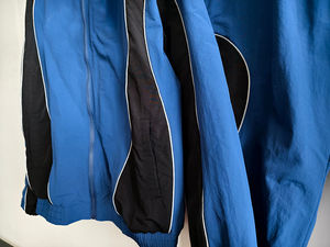 Servicio OEM al por Mayor, Conjunto de Chaqueta y Pantalones Cortavientos de Nailon Ecológico de Alta Calidad, Tallas Grandes, con Franja Reflectante, Ropa Deportiva - Product Image 4