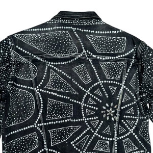 Veste en jean noire pour homme avec motif géométrique à sequins, col rabattu, style streetwear, coupe classique, imperméable et coupe-vent - Product Image 5