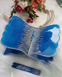 Les designs les plus demandés de supports élégants pour le Coran en résine ajoutent une beauté spirituelle à toute salle de prière ou coin de maison. - Product Image 4