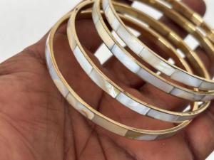 Juego de Brazaletes de Lujo Hechos a Mano en Plata S925 con Incrustaciones de Madreperla y Baño de Oro para Mujer, Joyería Apilable para Aniversario - Product Image 5