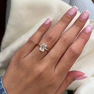 Bague solitaire en diamant de laboratoire de 2 carats, taille coussin, design unique, délicate, en or 14k ou 18k, pour fiançailles ou mariage, tendance, certifiée IGI - Product Image 3