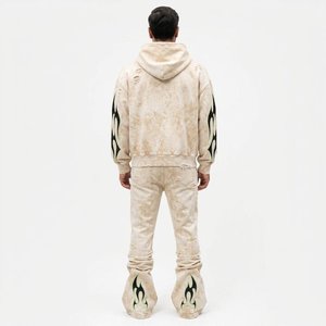 Ensemble de survêtement beige à capuche pour homme avec imprimé flamme noir par sublimation, streetwear, coupe ample avec poches à cordon de serrage sur toute la longueur - Product Image 2