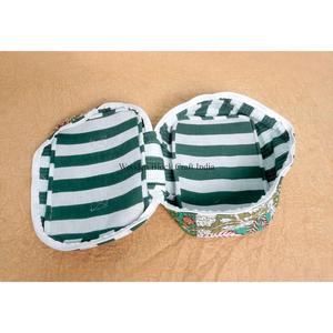 New Stylish 3-Piece with Tassel chain decoration Quilted Fabric Zipper closure Vanity Set Durable Portable Travel Organizer - Product Image 4