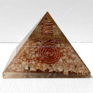 พีระมิดซันสโตนธรรมชาติสำหรับการรักษาและตกแต่งบ้านเรกิแกะสลักสไตล์ฮวงจุ้ยต้นไม้แห่งความรักในชีวิตขายส่ง - Product Image 3