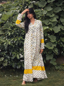 ชุดเดรสฤดูร้อนปี 2026 ดีไซน์สวยหรูคุณภาพเยี่ยม ลายดอกไม้สีชมพู แขนพองแบบมินิแม็กซี่  ชุดเดรสผ้าธรรมชาติแบบยืดหยุ่นสั่งตัดได้ - Product Image 3