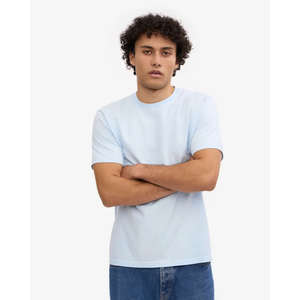 เสื้อยืดคอกลมแขนสั้นทรงตรงผ้าเจอร์ซีย์เรียบสำหรับผู้ชาย รับผลิตเสื้อผ้าสั่งทำแบรนด์ส่วนตัว ขายส่ง โรงงานผลิตเสื้อผ้าส่งออก - Product Image 3