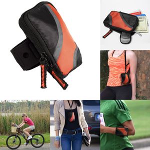 Custodia sportiva da braccio Case Logic di piccole dimensioni, colore nero e arancione - Product Image 3