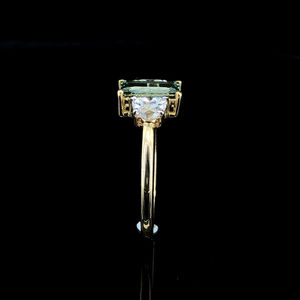 Bague en or 14 carats multi-pierres avec diamant de laboratoire taille émeraude 1 carat et accents baguette, certifiée IGI GIA, bijoux en gros - Product Image 3