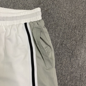 Shorts de basketball personnalisés pour hommes, style rétro, en maille, respirants et à séchage rapide, vente en gros à prix réduit - Product Image 4