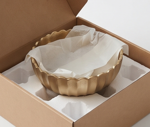 Bols décoratifs en métal doré de qualité supérieure, bord festonné, design sur piédestal, style glamour, faits à la main pour la décoration de la maison et des fêtes - Product Image 6