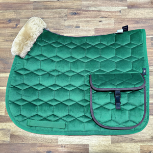 EURO CAVALL Sudadero de Terciopelo Verde con Acolchado de Panal de Abeja, Piel de Oveja Auténtica en la Parte Superior y Bolsillo Lateral para Almacenamiento - Product Image 1