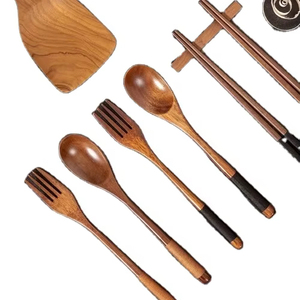 Ensemble d'ustensiles de table en bois de haute qualité, fabriqués avec des matériaux naturels durables du Vietnam, vente en gros - Product Image 1