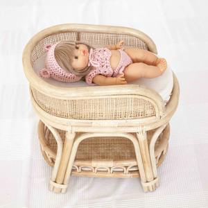 Table à langer en rotin naturel faite à la main pour poupées, de la meilleure qualité, grand mobilier pour poupées, jouets pour jeux d'imitation pour enfants - Product Image 2