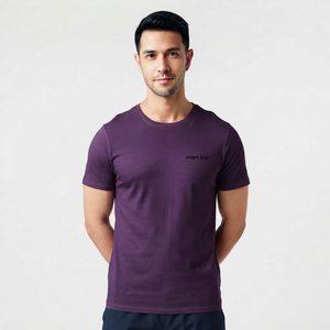 T-shirt ajusté pour homme personnalisé - Coton de haute qualité, couleur unie, style décontracté avec logo personnalisé en violet élégant - Product Image 2