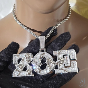 Collier personnalisé avec pendentif lettre, fleur de rose glacée en moissanite, en argent sterling plaqué or, style hip-hop, avec initiale ou nom, micro-incrustation, pour usage quotidien - Product Image 2