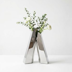 Jarrón de Flores Hecho a Mano de Latón y Acero, 26 cm, Plateado Pulido Espejo, Diseño de Fragmentos, Centro de Mesa para Hogar/Hotel/Bodas - Product Image 1
