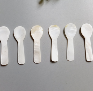 Venta al por mayor de alta calidad para servir miel helado postre café cuchara 7, 9 cm Natural pequeña perla Caviar Shell cuchara de Vietnam - Product Image 3