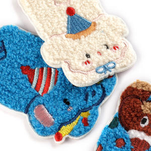 Patch brodé mignon en forme de chenille à thermocoller pour chapeaux, sacs, vestes, casquettes, vêtements de jardin pour enfants, vente en gros, usine - Product Image 4