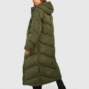 Dernier modèle de manteau long matelassé et rembourré noir surdimensionné personnalisé OEM pour femme, avec capuche, en duvet pour l'hiver - Product Image 6