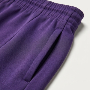 กางเกงขาสั้นลำลองผู้ชาย โพลีเอสเตอร์ 100% สีพื้น เอวกลาง มีเชือกผูก ระบายอากาศได้ดี เป็นมิตรกับสิ่งแวดล้อม แห้งเร็ว มีโลโก้ด้านหน้า สไตล์สปอร์ต - Product Image 5