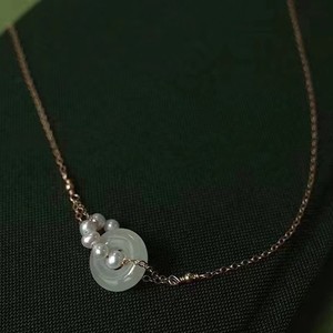 Collier de haute qualité en argent plaqué S925 avec boucle de sécurité en jade naturel, perle d'eau douce, fermoir en or, chaîne en os, produit frais et doux - Product Image 4