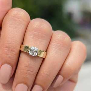 Bague signet en or jaune 14 carats avec diamant taille Asscher de 1,01 carat de clarté VS1, cultivé en laboratoire, tendance, cadeau de promesse de mariage pour les amoureux - Product Image 2