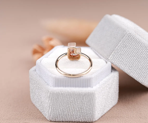 Anillo con inicial J, anillo de compromiso de oro amarillo de 18 quilates, anillos de oro macizo, anillo apilable con diamantes, joyería personalizada con diamantes cultivados en laboratorio - Product Image 2