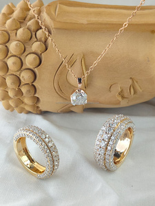 Anillos de oro amarillo con una banda de diamantes redondos y un collar con un colgante redondo, joyería de lujo para novias, regalo de aniversario de boda para ella - Product Image 4