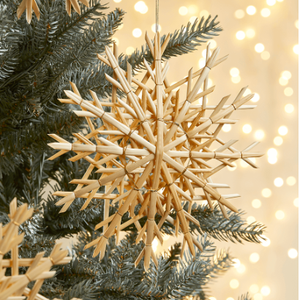 Adorno Navideño Colgante de Ratán con Forma de Copo de Nieve, Acabado Natural, Hecho a Mano, Artesanía Festiva - Product Image 2