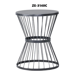 Table basse en métal design avec structure décorative dorée, mobilier de qualité supérieure, table basse moderne en acier inoxydable - Product Image 3