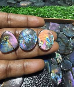 Affection Gems Zertifizierte Natürliche Spektrolith Lose Edelsteine aus Rajasthan, Mehrfarbig, Heilend, Gemischte Formen und Größen, Anpassbarer Lochdurchmesser - Product Image 1