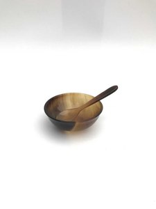 Bol élégant en corne avec base métallique pour servir des apéritifs, desserts et comme centre de table lors de réceptions, durable et compatible lave-vaisselle - Product Image 6