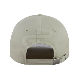 Gorro Cool Mom para el Día de la Madre con correa ajustable y un look informal para el día a día - Product Image 4