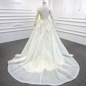 Vestido de Novia Clásico Corte A, Manga Larga, Espalda de Encaje, Chifón, Bordado, Perlas, Largo hasta el Suelo, Cuello en V - Product Image 3