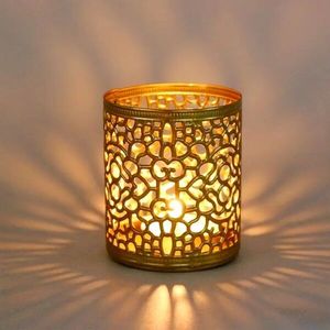 Porte-bougie votif en métal artisanal alliant savoir-faire expert avec une lumière de bougie apaisante pour la décoration - Product Image 4