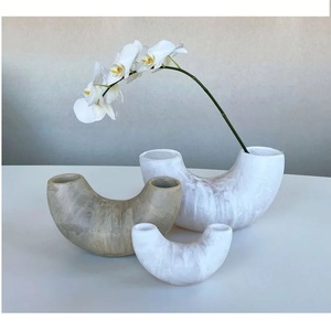 Vase décoratif en résine époxy effet verre alabastro blanc, soufflé à la main, motif tourbillon, prix usine de gros, pour la décoration intérieure - Product Image 1