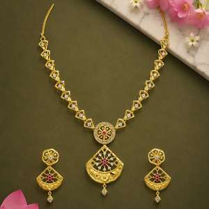 เครื่องประดับทองเหลืองแฟชั่นขายส่ง ชุบทอง 14K 18K 24K ไมครอน ประดับเพชรและพลอยทับทิม สร้อยคอสั้น ดีไซน์แบบดั้งเดิม ชุดสร้อยคอ - Product Image 2