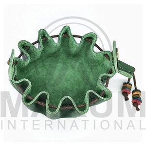 Pochette à dés en cuir avec cordon de serrage et bouton, couleur et logo personnalisés - Product Image 5