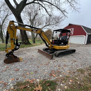 Mini-excavatrice Caterpillar à prix avantageux, adaptée aux travaux de construction, d'aménagement paysager, de terrassement, d'agriculture et aux projets utilitaires - Product Image 1