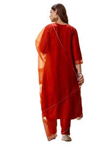 Salwar Kameez en Mélange de Soie Rouge RN avec Broderie Rose, Longueur Genou, Coupe Classique, Vêtement Traditionnel Indien et Pakistanais pour Femme, Tenue Décontractée, Séchage Rapide - Product Image 4