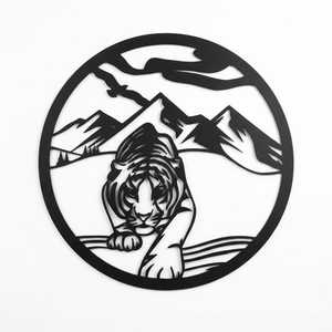 Arte Metálico Circular de Moradabad, Decoración de Pared con Escena de Tigre en la Montaña, Negro, Hecho a Mano, con Recubrimiento en Polvo, Decoración Moderna para el Hogar, Estilo Rústico - Product Image 1